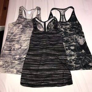 Bundle of 3 tanks